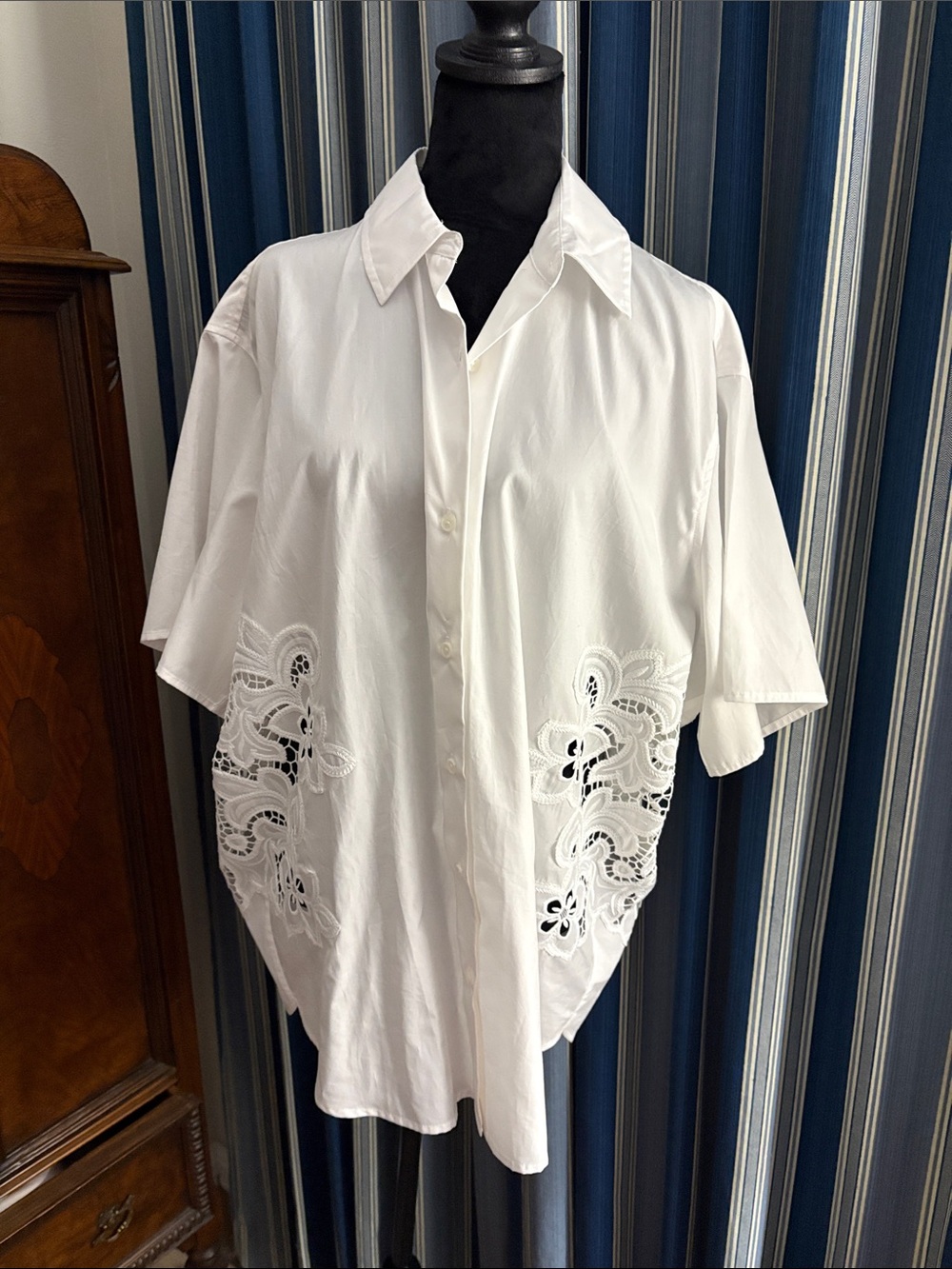 Rag & Bone White women’s  Short Sleeve Button-Up Shirt with Cutwork Details